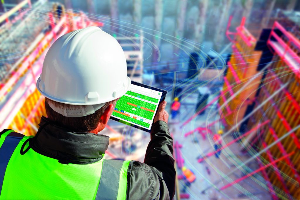 Constructoras usan plataforma digital para mantener distancia social de trabajadores