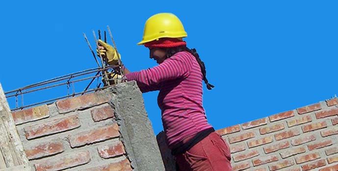 Buscan aumentar presencia femenina en rubro de la construcción  