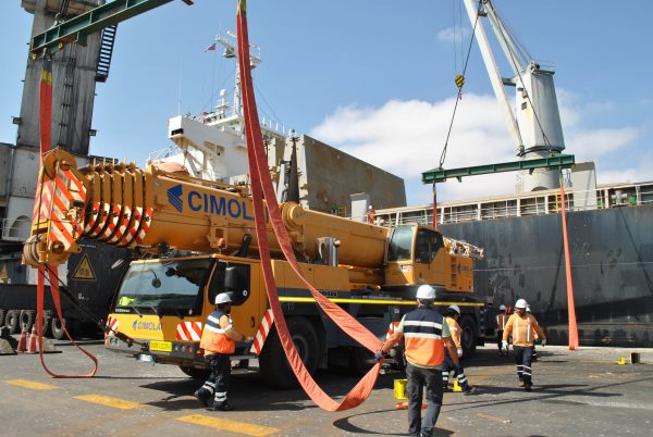 Iquique Terminal Internacional recibe equipos para construcción de telescopio más grande del mundo