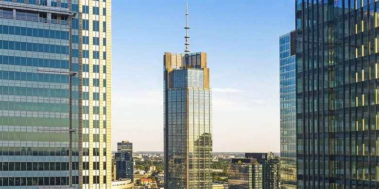 Culminó la construcción la torre más alta de la Unión Europea 