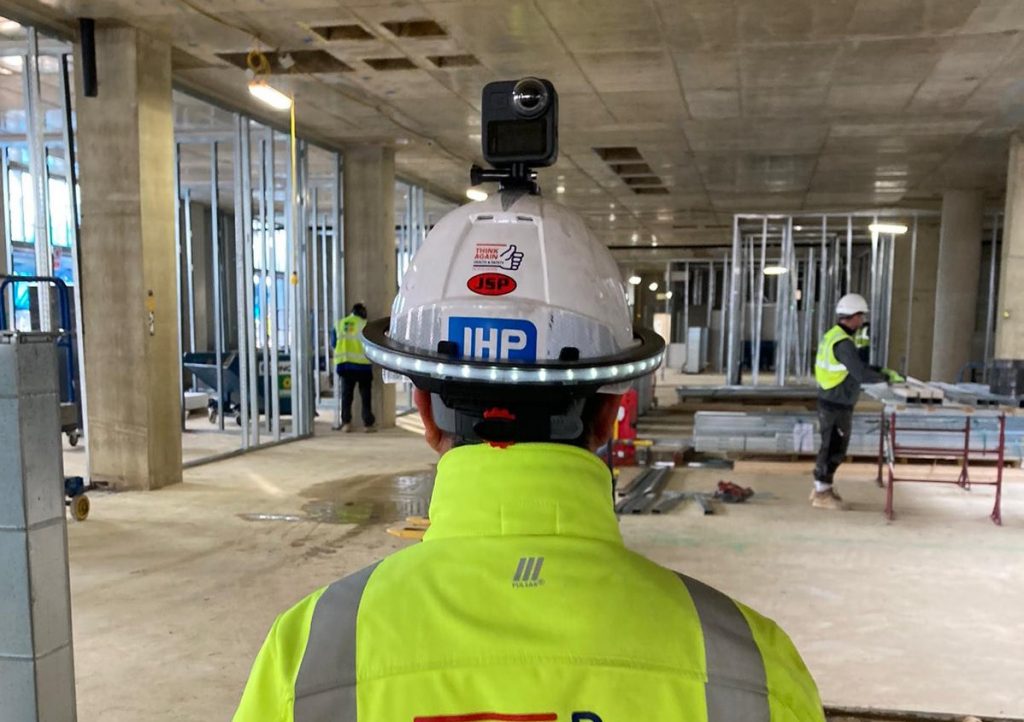 Consorcio Vinci-McAlpine instala cámaras de casco en la construcción de un hospital