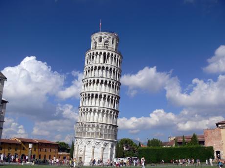 La torre inclinada de Pisa se ha enderezado 4 centímetros