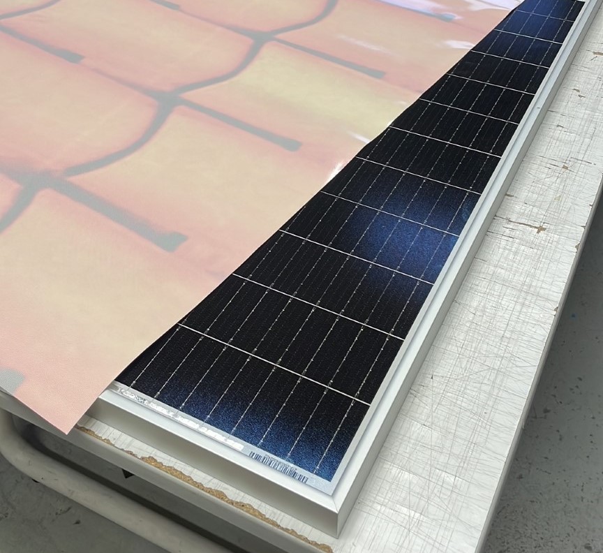 Pegatina personalizable para convertir paneles solares en vallas publicitarias