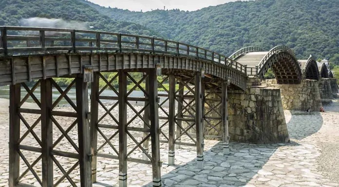 Puentes-de-madera-disenos-espectaculares-que-enfatizan-la-belleza-natural