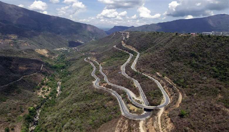 La vía Bogotá - Girardot se entregará en 2025