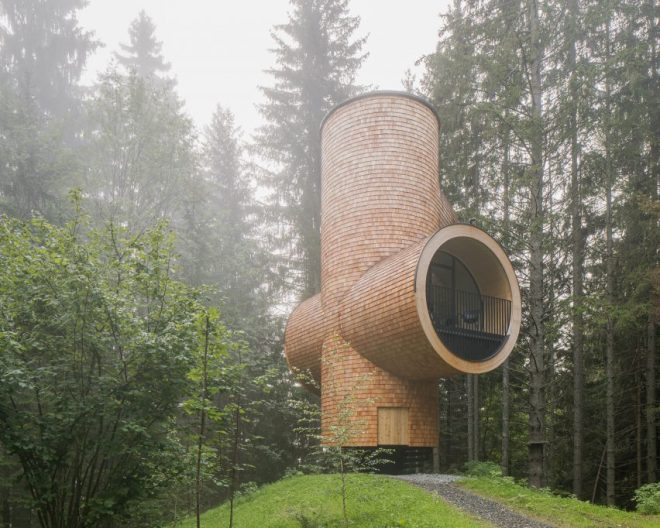 Bert: Casas-árbol modulares de CLT en el bosque austríaco