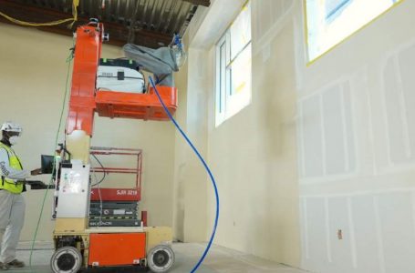 Canvas, cuyo robot realiza trabajos de tabiquería seca, anunció recientemente una asociación con USG Corp. Cortesía de Canvas