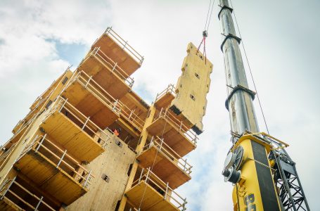 Mass Timber: Realizan simulación de terremoto en un edificio de madera de 10 pisos