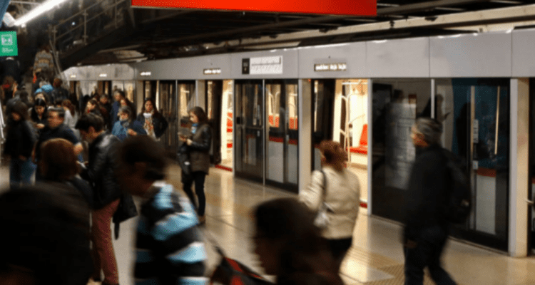 En la próxima década, todas las lineas del Metro podrán tener puertas en andenes