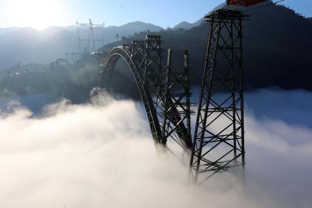Así se ha levantado el puente ferroviario más alto del mundo