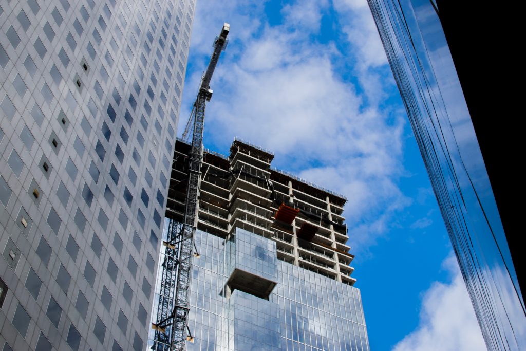 Preocupación por la baja actividad de la construcción Permisos de edificación caen 55%
