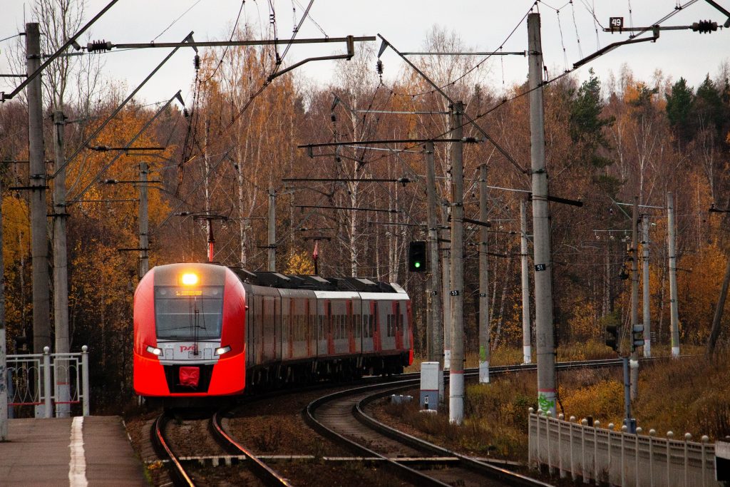 Proyecto Tren Santiago-Valparaíso avanza con licitación para estudios preliminares