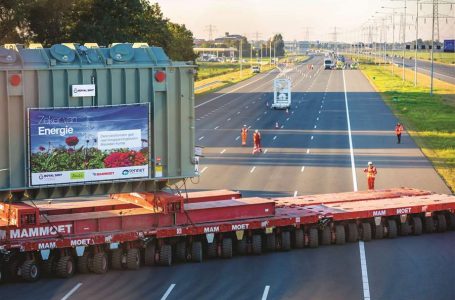 El nuevo sistema SPMT eléctrico de Mammoet está disponible inicialmente para el transporte de transformadores en los Países Bajos. (Foto: Mammoet)
