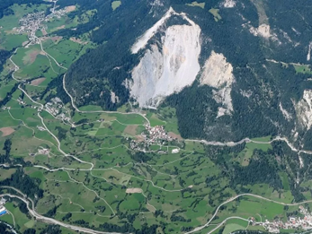 El pueblo de Brienz fue evacuado debido a temores de un deslizamiento de rocas, Suiza