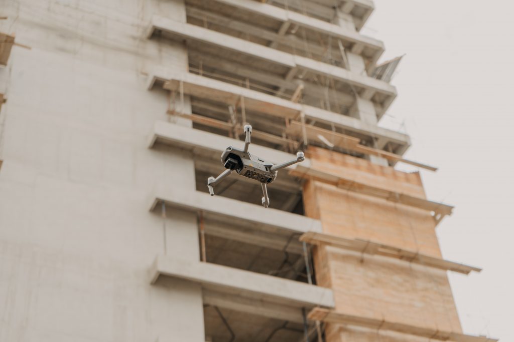 Llegan los robots y drones a la industria de la construcción
