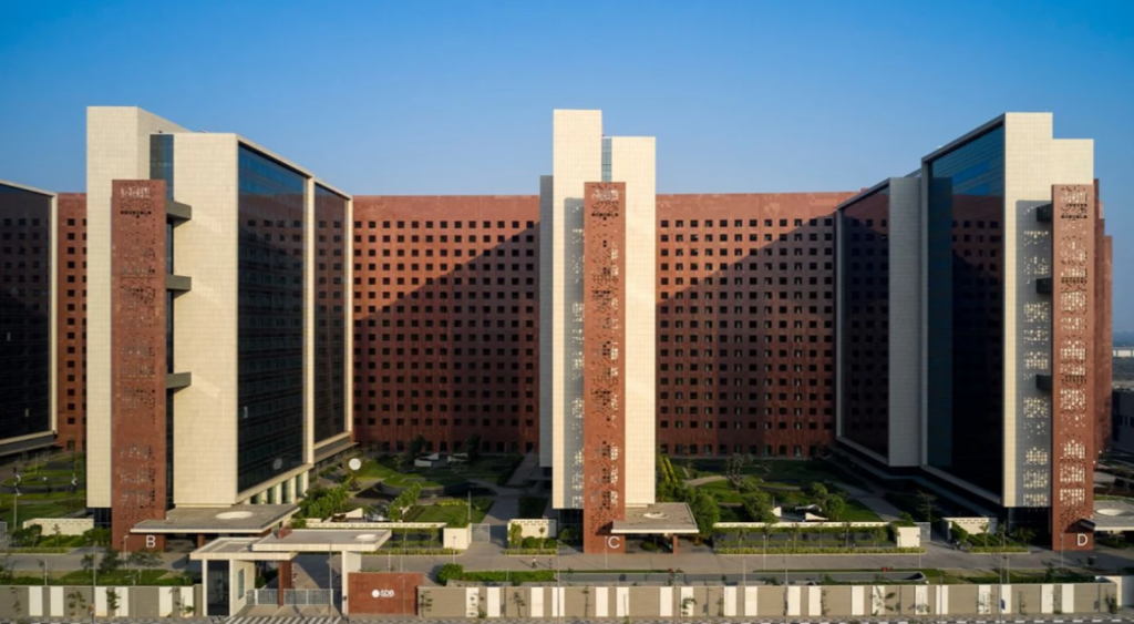 Surat Diamon Bourse de Morphogenesis se convierte en el mayor edificio de oficinas del mundo