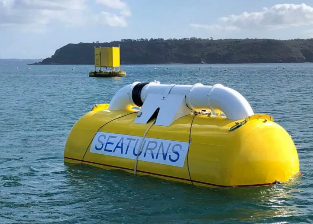 Seaturns, la nueva turbina cilíndrica flotante y péndulo acuático para aprovechar la energía de las olas