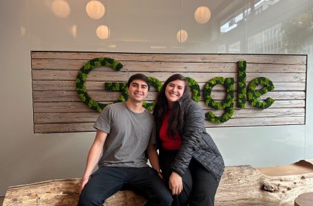 Carolina Soto y Ricardo Molina, integrantes del equipo de Reutilizatex que viajó a la Universidad de St. Gallen, institución que, a través del programa Start Global, reconoció a la iniciativa como una de las 25 startups más destacadas en Latinoamérica.